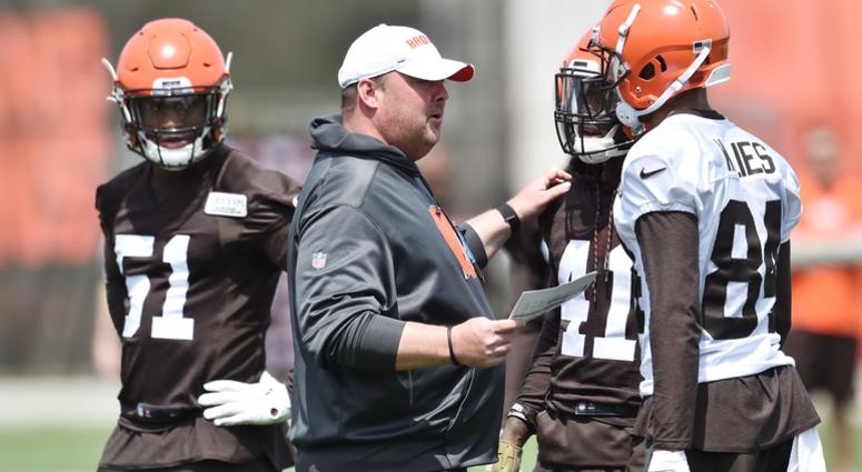 Cleveland Browns head coach Freddie Kitchens talks to players during organized team activities at the Cleveland Browns training facility. Cleveland Browns head coach Freddie Kitchens talks to players during organized team activities at the Cleveland Browns training facility.