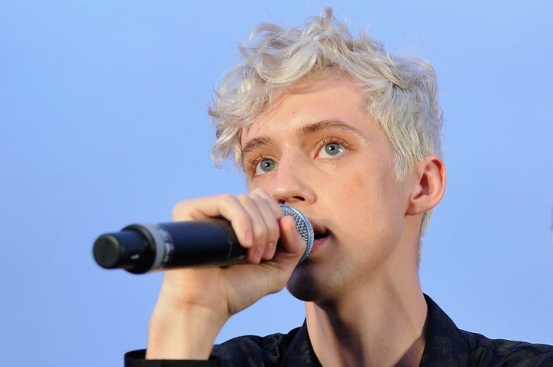 Troye Sivan LOS ANGELES, CA - JULY 18: Troye Sivan performs for his biggest fans at a special event at Baldwin Hills Scenic Overview to celebrate his forthcoming album 'Bloom' on July 18, 2018 in Los Angeles, California.