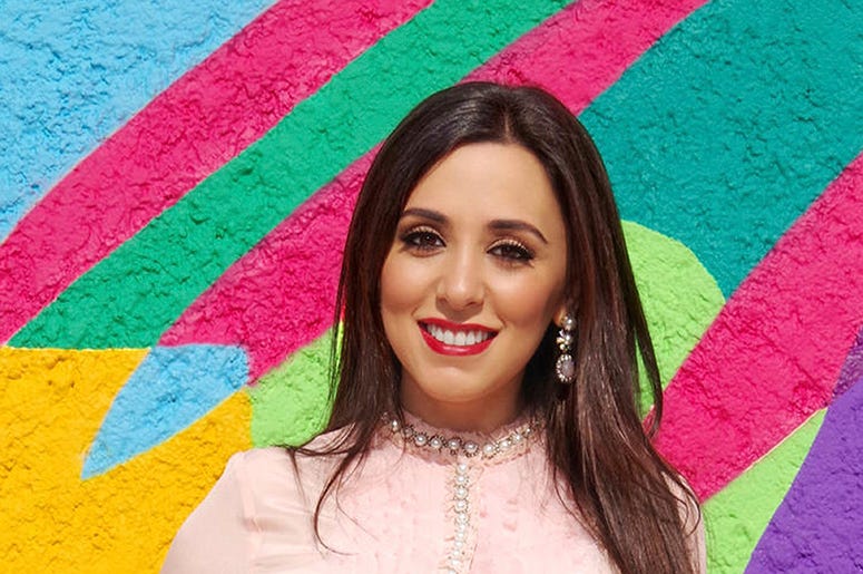 En esta foatografía del 6 de junio de 2018, facilitada por Netflix, se ve a Hanna Jaf, filántropa mexicana y activista de derechos humanos, que participará en el elenco del programa de realidad “Made in México” de Netflix, que trata sobre el estilo de vid En esta foatografía del 6 de junio de 2018, facilitada por Netflix, se ve a Hanna Jaf, filántropa mexicana y activista de derechos humanos, que participará en el elenco del programa de realidad “Made in México” de Netflix, que trata sobre el estilo de vid