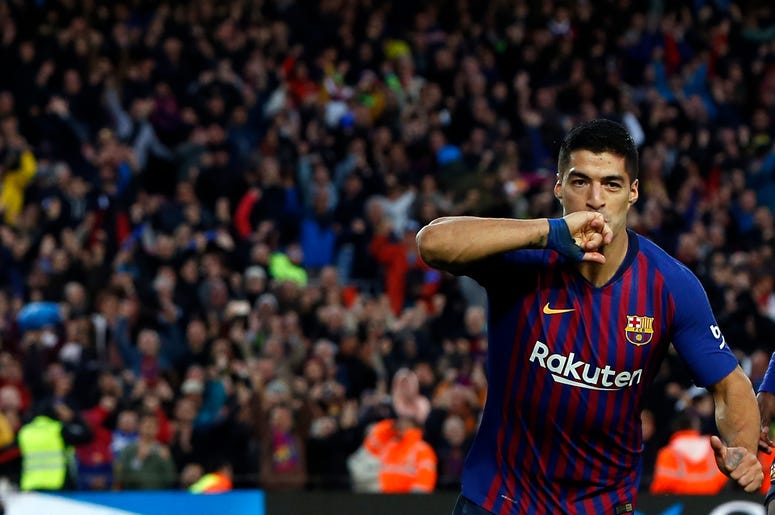 Luis Suárez festeja tras anotar el tercer gol del Barcelona ante el Real Madrid en la liga española, el domingo 28 de octubre de 2018. Luis Suárez festeja tras anotar el tercer gol del Barcelona ante el Real Madrid en la liga española, el domingo 28 de octubre de 2018.