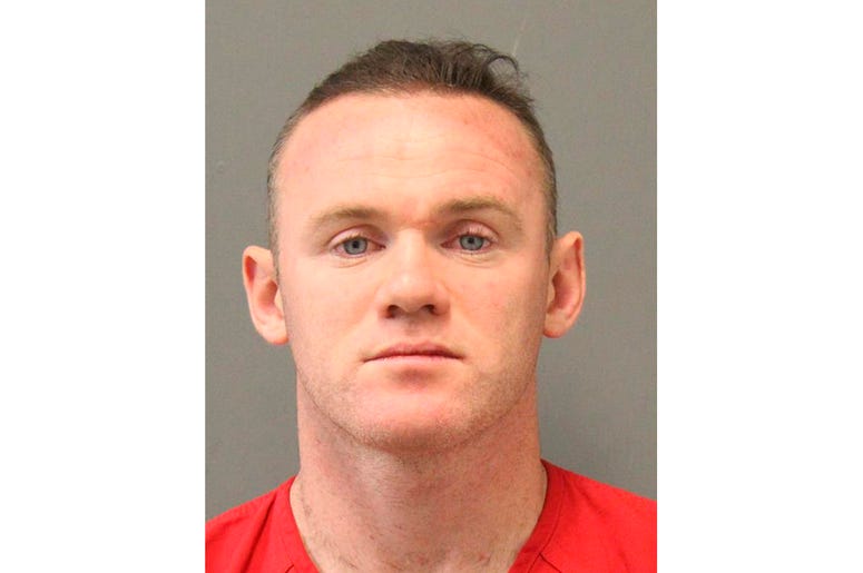 Esta foto sin fecha proporcionada por la Oficina del Alguacil del condado Loudoun muestra a Wayne Rooney, quien fue arrestado el mes pasado en un aeropuerto del área de Washington acusado de intoxicación pública. Esta foto sin fecha proporcionada por la Oficina del Alguacil del condado Loudoun muestra a Wayne Rooney, quien fue arrestado el mes pasado en un aeropuerto del área de Washington acusado de intoxicación pública.