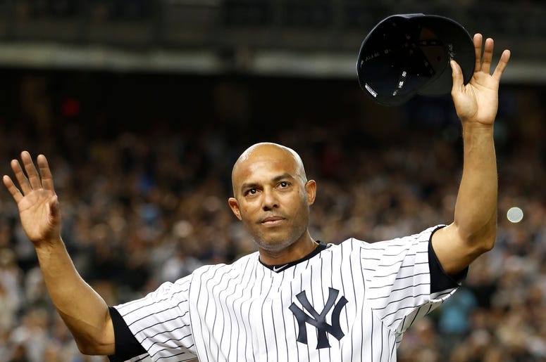 Mariano Rivera saluda al público tras ser reemplazado en el noveno inning de sus última aparición en un juego en el Yankee Stadium de Nueva York. El líder histórico de rescate aparece en la papeleta de 2019 de la Asociación de Redactores de Béisbol Mariano Rivera saluda al público tras ser reemplazado en el noveno inning de sus última aparición en un juego en el Yankee Stadium de Nueva York. El líder histórico de rescate aparece en la papeleta de 2019 de la Asociación de Redactores de Béisbol