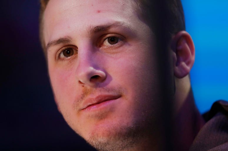 El quarterback de los Rams de Los Angeles Jared Goff escucha a preguntas en la Noche de Apertura de la semana del Super Bowl 53 el lunes, 28 de enero del 2019, en Atlanta. El quarterback de los Rams de Los Angeles Jared Goff escucha a preguntas en la Noche de Apertura de la semana del Super Bowl 53 el lunes, 28 de enero del 2019, en Atlanta.