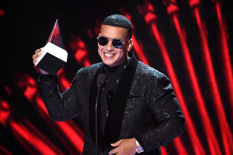La canción de Yankee con Snow "Con calma" ha sumado más de 76 millones de vistas en YouTube y encabezado decenas de listas de popularidad de música latina alrededor del mundo desde su lanzamiento el 24 de enero del 2019 La canción de Yankee con Snow "Con calma" ha sumado más de 76 millones de vistas en YouTube y encabezado decenas de listas de popularidad de música latina alrededor del mundo desde su lanzamiento el 24 de enero del 2019