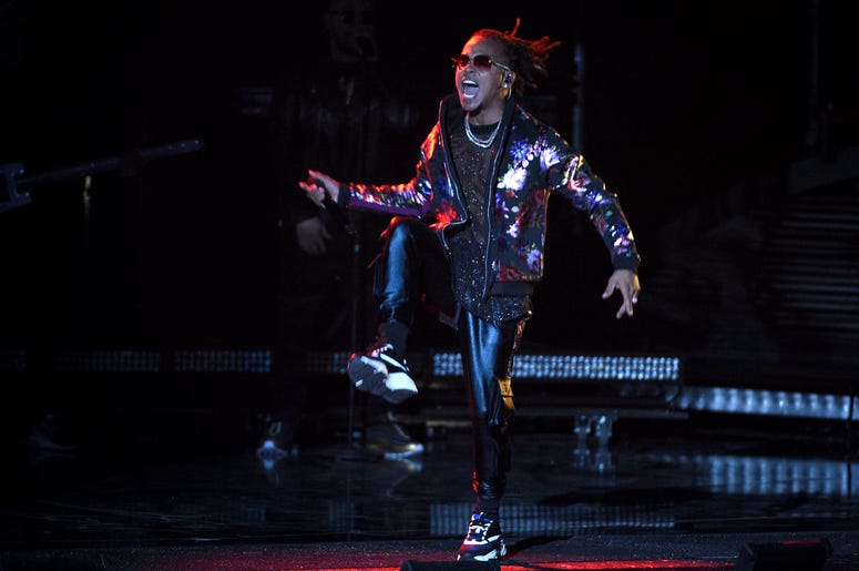 En esta foto del 15 de noviembre del 2018, Ozuna actúa en los Latin Grammy en Las Vegas. Ozuna encabezó el martes 12 de febrero del 2019 la lista de finalistas a los Premios Billboard de la Música Latina con un récord de 23 menciones en 15 categorías. En esta foto del 15 de noviembre del 2018, Ozuna actúa en los Latin Grammy en Las Vegas. Ozuna encabezó el martes 12 de febrero del 2019 la lista de finalistas a los Premios Billboard de la Música Latina con un récord de 23 menciones en 15 categorías.