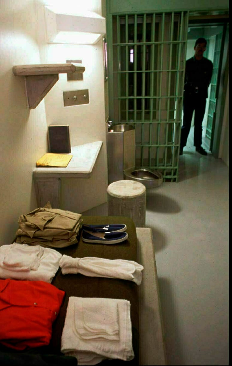 Típica celda de la cárcel "Supermax" de Florence, Colorado, donde se especula que podría cumplir su condena el "Chapo" Joaquín Guzmán, en foto archivo de 1994. Típica celda de la cárcel "Supermax" de Florence, Colorado, donde se especula que podría cumplir su condena el "Chapo" Joaquín Guzmán, en foto archivo de 1994.