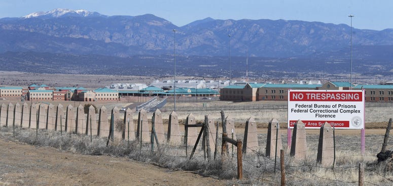 Cárcel "Supermax" de Florence, Colorado, donde se especula que podría cumplir su condena el "Chapo" Joaquín Guzmán. Cárcel "Supermax" de Florence, Colorado, donde se especula que podría cumplir su condena el "Chapo" Joaquín Guzmán.