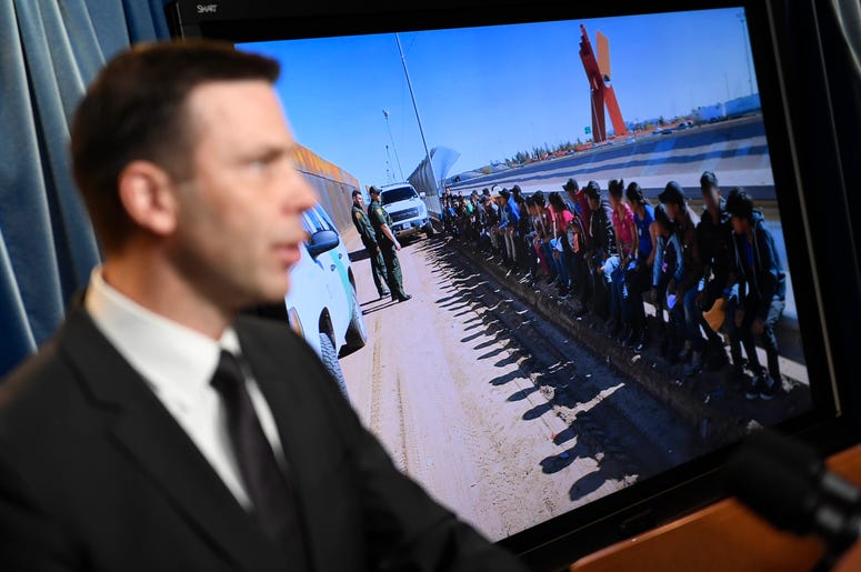 El comisionado de la Oficina de Aduanas y Protección Fronteriza de Estados Unidos, Kevin McAleenan, habla durante una conferencia de prensa en Washington, el martes 5 de marzo de 2019. El comisionado de la Oficina de Aduanas y Protección Fronteriza de Estados Unidos, Kevin McAleenan, habla durante una conferencia de prensa en Washington, el martes 5 de marzo de 2019.