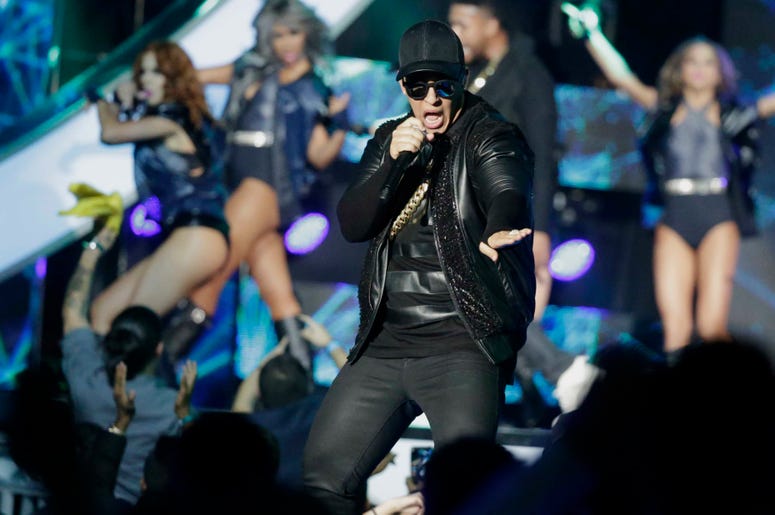 Daddy Yankee será el primero que cante en español en el programa nocturno de tertulia "The Late Late Show with James Corden" de CBS el miércoles 20 de marzo del 2019. Daddy Yankee será el primero que cante en español en el programa nocturno de tertulia "The Late Late Show with James Corden" de CBS el miércoles 20 de marzo del 2019.