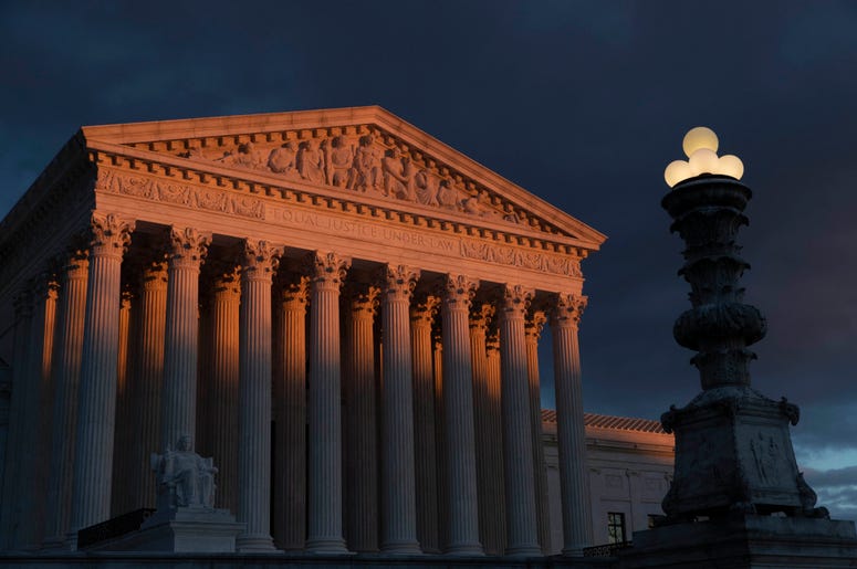 Fotografía de archivo del 24 de enero de 2019 de la Corte Suprema al atardecer en Washington. Fotografía de archivo del 24 de enero de 2019 de la Corte Suprema al atardecer en Washington.