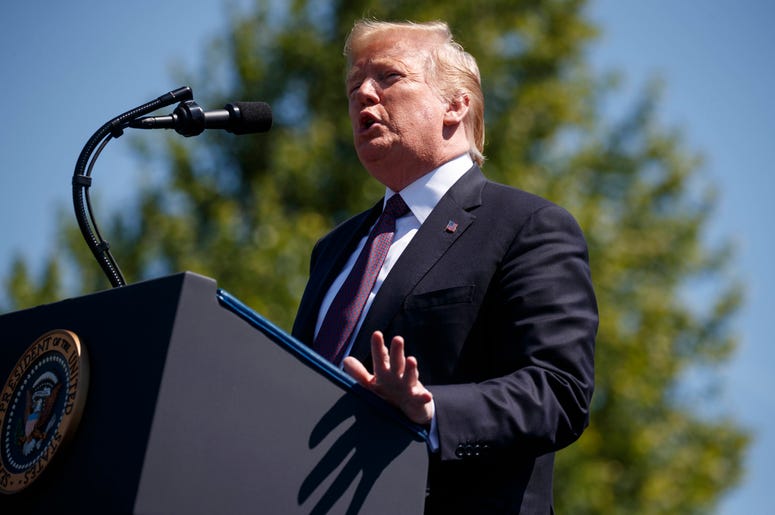 El presidente Donald Trump pronuncia un discurso durante el 38vo Servicio en Memoria de Polic as en el Capitolio, en Washington, el mi rcoles 15 de mayo de 2019. El presidente Donald Trump pronuncia un discurso durante el 38vo Servicio en Memoria de Polic as en el Capitolio, en Washington, el mi rcoles 15 de mayo de 2019.