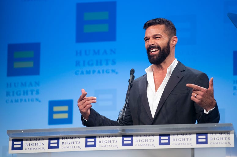 El cantante y activista Ricky Martin, agasajado con el Premio Visibilidad de la Human Rights Campaign, habla en la organización en Washington el sábado 28 de septiembre del 2019. Martin será el conductor de la 20ma entrega anual de los Latin Grammy el 14 El cantante y activista Ricky Martin, agasajado con el Premio Visibilidad de la Human Rights Campaign, habla en la organización en Washington el sábado 28 de septiembre del 2019. Martin será el conductor de la 20ma entrega anual de los Latin Grammy el 14