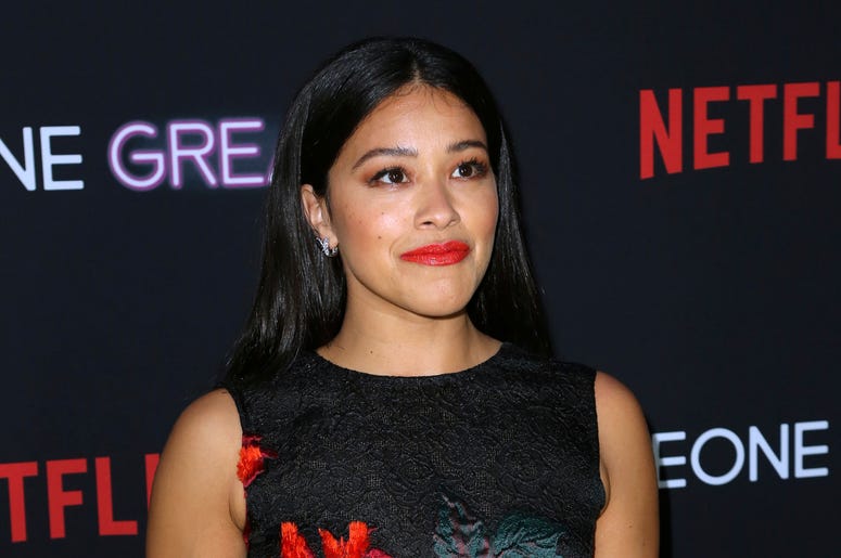 En esta foto del 17 de abril del 2019, la actriz Gina Rodríguez asiste a una función especial de "Someone Great" en Los Ángeles. Rodríguez se disculpó el martes 15 de octubre por cantar a coro en sus historias de Instagram un verso de Fugees que incluye l En esta foto del 17 de abril del 2019, la actriz Gina Rodríguez asiste a una función especial de "Someone Great" en Los Ángeles. Rodríguez se disculpó el martes 15 de octubre por cantar a coro en sus historias de Instagram un verso de Fugees que incluye l