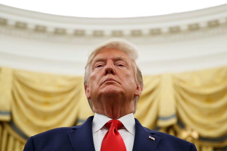 Esta foto de archivo del 24 de octubre del 2019 muestra al presidente Donald Trump durante una ceremonia en la Oficina Oval de la Casa Blanca en Washington. Esta foto de archivo del 24 de octubre del 2019 muestra al presidente Donald Trump durante una ceremonia en la Oficina Oval de la Casa Blanca en Washington.