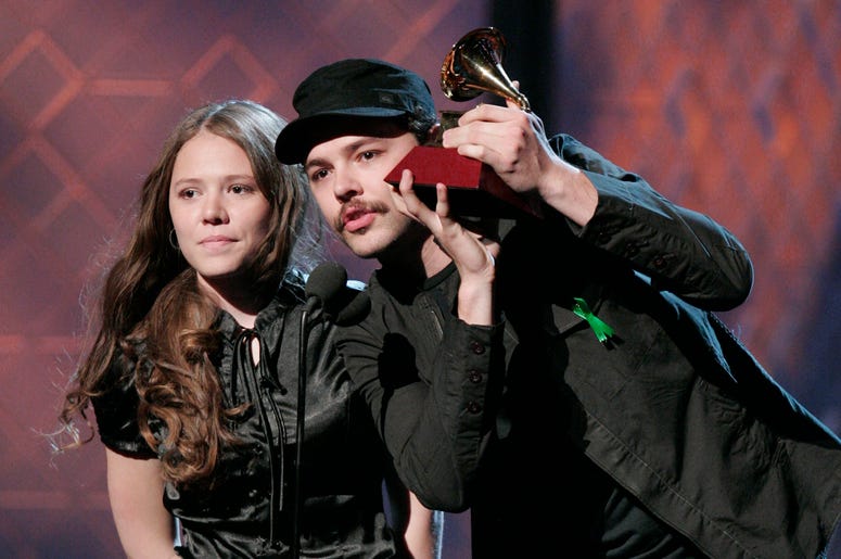 En esta foto del 8 de noviembre del 2007, Jesse & Joy reciben el Latin Grammy al mejor nuevo artista en Las Vegas. En esta foto del 8 de noviembre del 2007, Jesse & Joy reciben el Latin Grammy al mejor nuevo artista en Las Vegas.