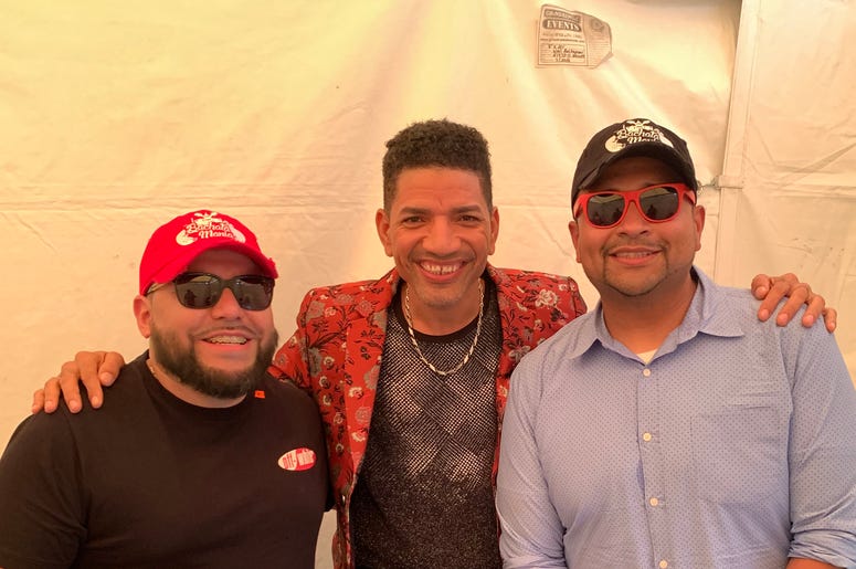 DJ EZ y Juan El Poderoso de "Bachatamanía" en El Zol 107.9 hablan con El Varón de la Bachata en Verano Zol 2019. DJ EZ y Juan El Poderoso de "Bachatamanía" en El Zol 107.9 hablan con El Varón de la Bachata en Verano Zol 2019.
