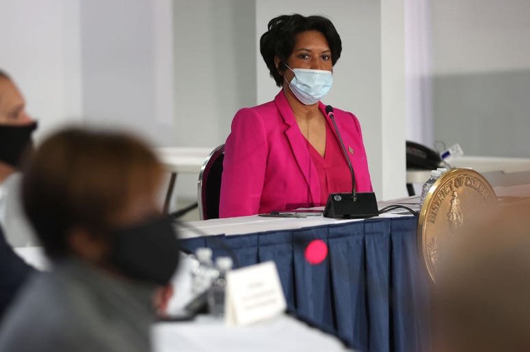 Alcaldesa Muriel Bowser en conferencia de prensa Alcaldesa Muriel Bowser