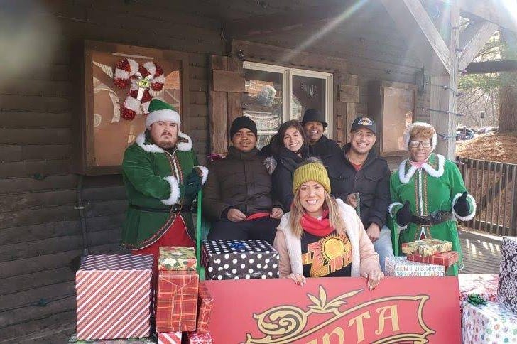 Six Flags Holiday in the Park con El Meneo