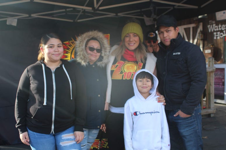 Six Flags Holiday in the Park con El Meneo