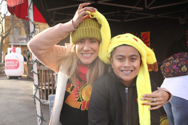 Six Flags Holiday in the Park con El Meneo