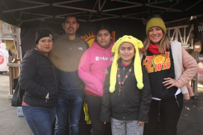 Six Flags Holiday in the Park con El Meneo