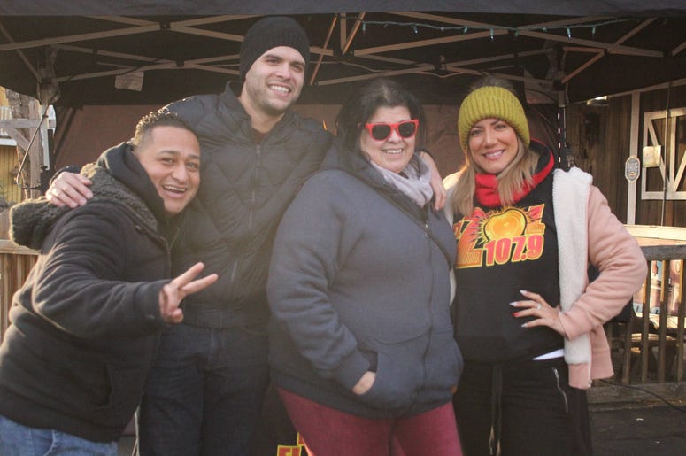 Six Flags Holiday in the Park con El Meneo
