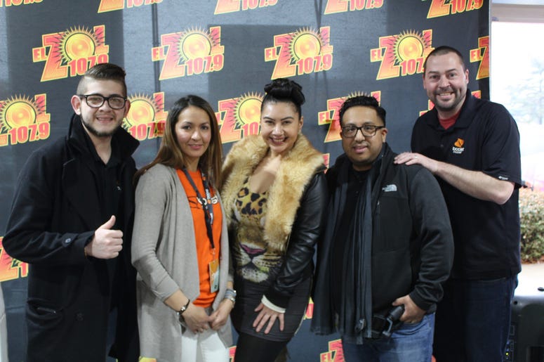 Sandee Bonita en Boost Mobile Sandee Bonita en Boost Mobile