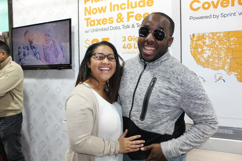 Sandee Bonita en Boost Mobile Sandee Bonita en Boost Mobile