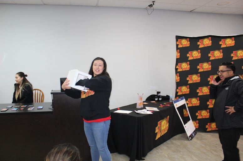 Sandee Bonita en Boost Mobile Sandee Bonita en Boost Mobile
