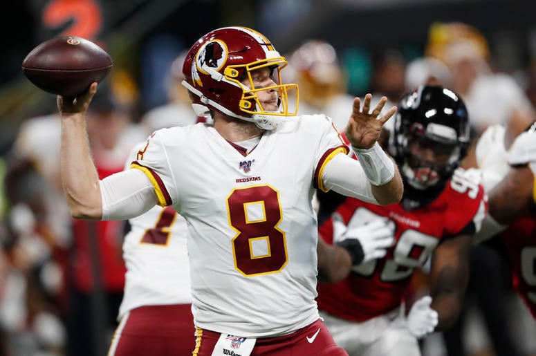 El quarterback de los Redskins de Washington, Case Keenum (8), se prepara para lanzar un pase contra los Falcons de Atlanta durante la primera mitad de un juego de pretemporada de la NFL, el jueves 22 de agosto de 2019, en Atlanta. El quarterback de los Redskins de Washington, Case Keenum (8), se prepara para lanzar un pase contra los Falcons de Atlanta durante la primera mitad de un juego de pretemporada de la NFL, el jueves 22 de agosto de 2019, en Atlanta.