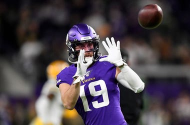 Wide receiver Adam Thielen #19 of the Minnesota Vikings warms up