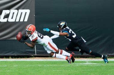 Jarvis Landry scores a touchdown in the first quarter against the Jaguars