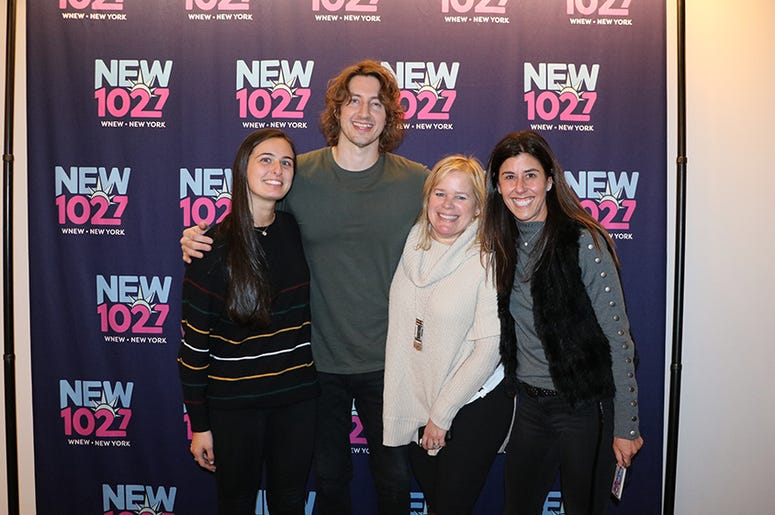 Dean Lewis Meets Fans at NEW 102.7 'Up Close & Personal'