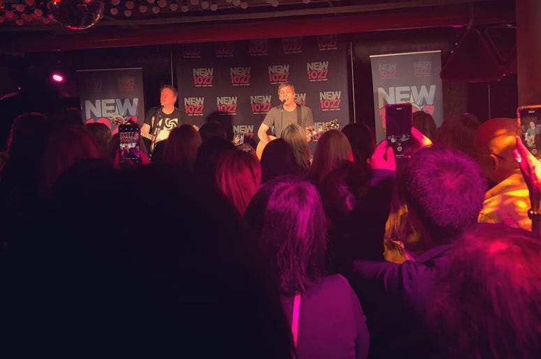 Rob Thomas Performs at Chelsea Music Hall for NEW 102.7 'Up Close & Personal'
