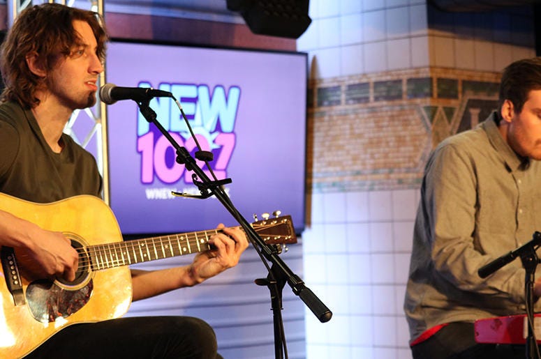 Dean Lewis Performs at NEW 102.7's 'Up Close and Personal'