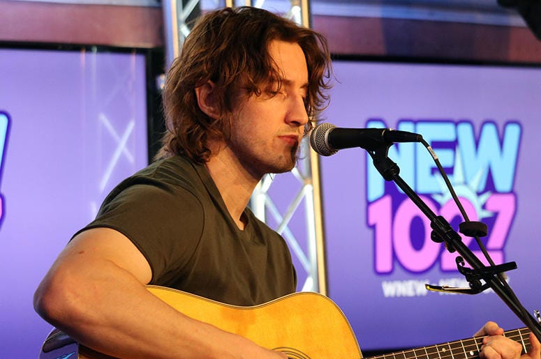 Dean Lewis Performs at NEW 102.7's 'Up Close and Personal'