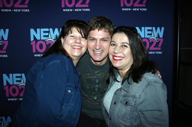 Rob Thomas Meets Fans at NEW 'Up Close & Personal'