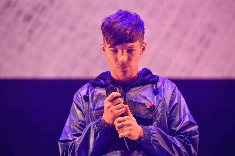 One Direction's Louis Tomlinson's teenage sister has died following a heart attack One Direction's Louis Tomlinson's teenage sister has died following a heart attack