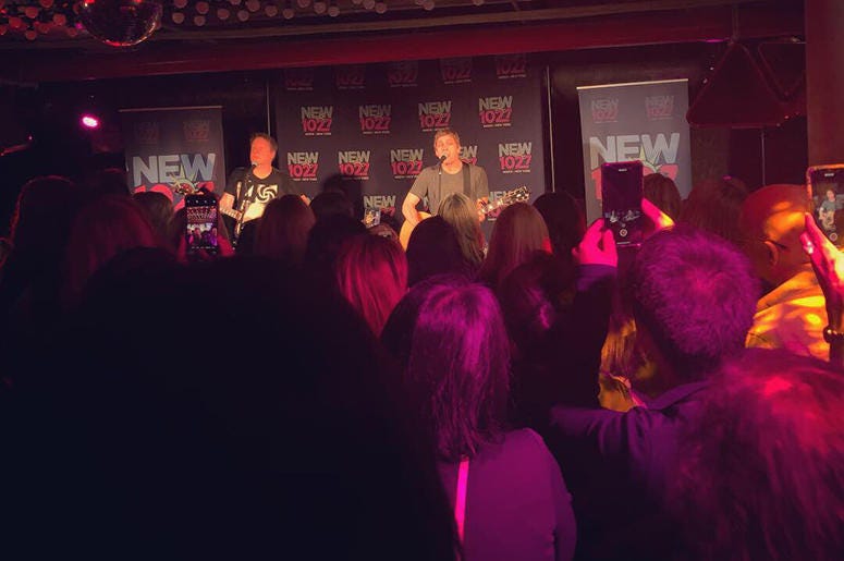 Rob Thomas Performs at Chelsea Music Hall for NEW 102.7 'Up Close & Personal'