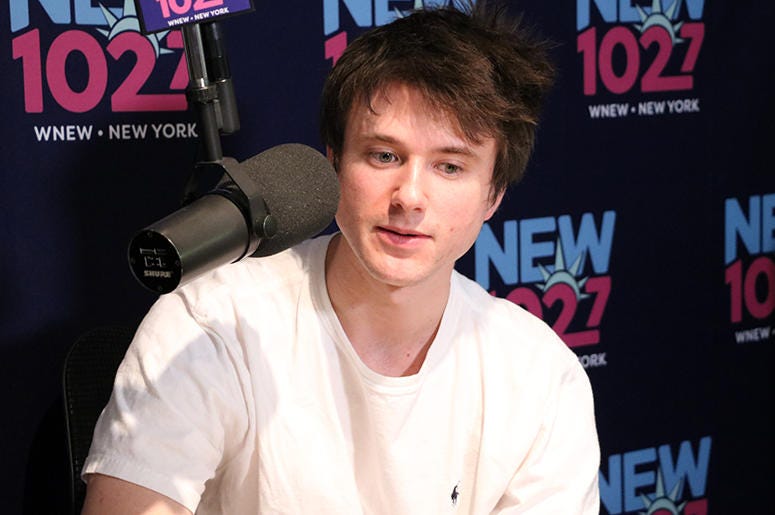 Alec Benjamin at NEW 102.7