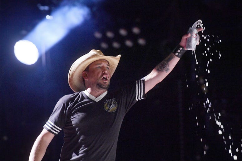 © Larry McCormack-USA TODAY Sports Jason Aldean