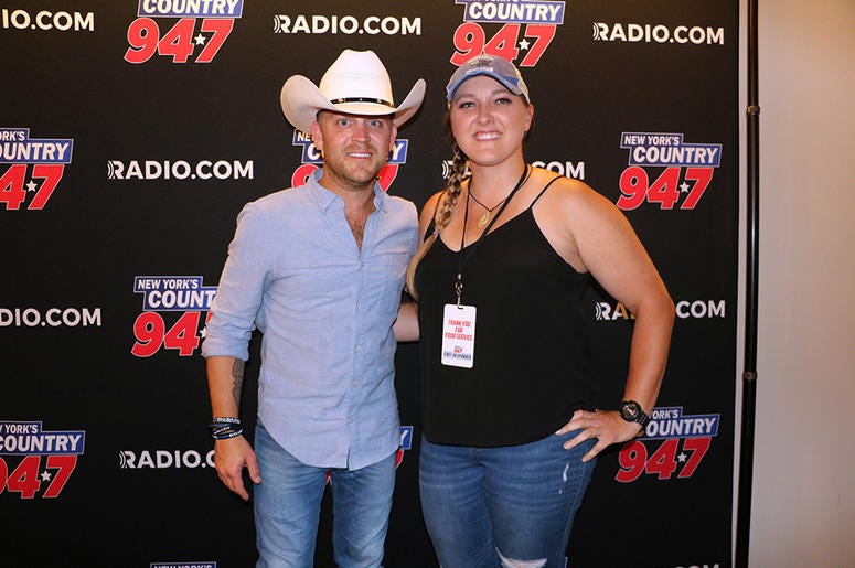 Justin Moore meets fans at NY's Country 94.7
