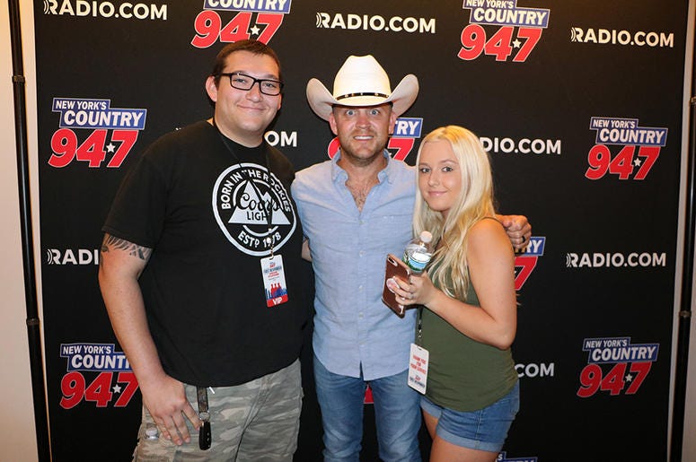 Justin Moore meets fans at NY's Country 94.7