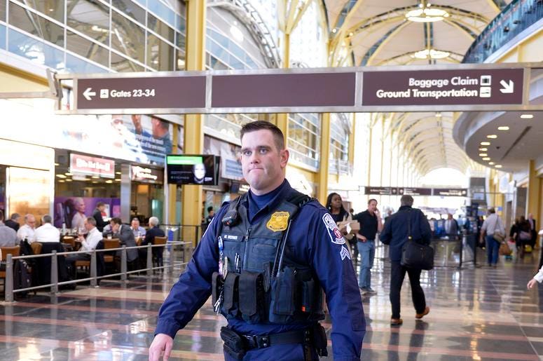 police officer reagan national airport police officer reagan national airport