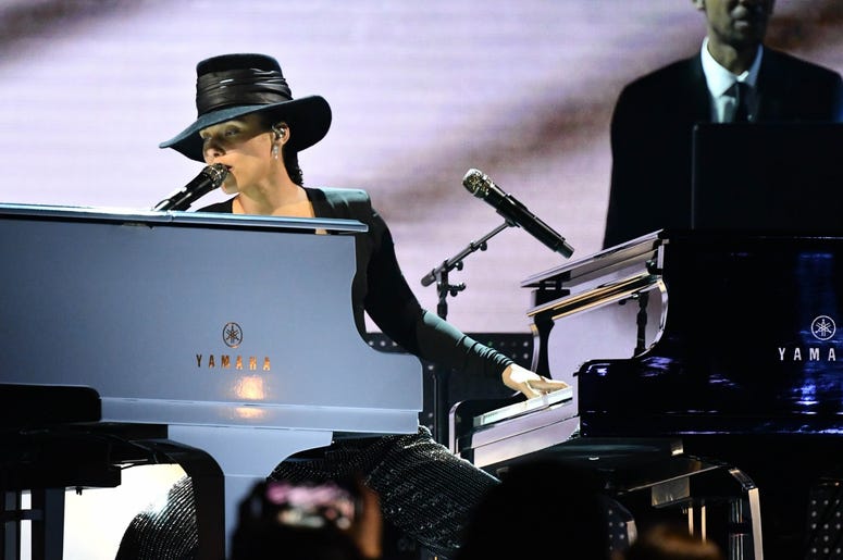 February 10, 2019; Los Angeles, CA, USA; Alicia Keys performs a Songs I wish I d written medley during the 61st Annual GRAMMY Awards on Feb. 10, 2019 at STAPLES Center in Los Angeles, Calif. Mandatory Credit: Robert Hanashiro-USA TODAY NETWORK February 10, 2019; Los Angeles, CA, USA; Alicia Keys performs a Songs I wish I d written medley during the 61st Annual GRAMMY Awards on Feb. 10, 2019 at STAPLES Center in Los Angeles, Calif. Mandatory Credit: Robert Hanashiro-USA TODAY NETWORK