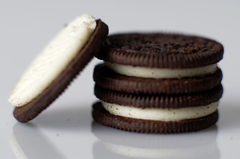 Graco equipment stuffs the cream in Oreo cookies. (Photo by Richard Tsong-Taatarii/Minneapolis Star Tribune/TNS) *** Please Use Credit from Credit Field *** Graco equipment stuffs the cream in Oreo cookies. (Photo by Richard Tsong-Taatarii/Minneapolis Star Tribune/TNS) *** Please Use Credit from Credit Field ***