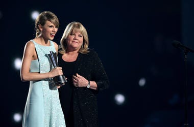 Taylor Swift and Mom Taylor Swift and Mom