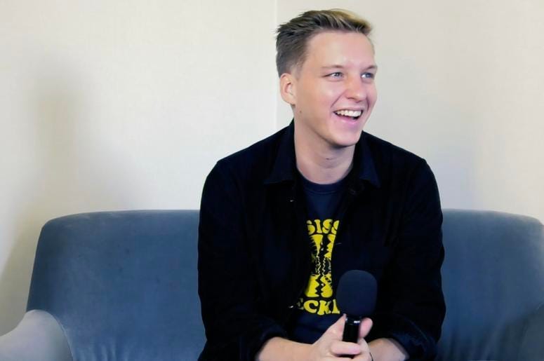 George Ezra Breaks Down the Tracks that Shaped His Life George Ezra Breaks Down the Tracks that Shaped His Life