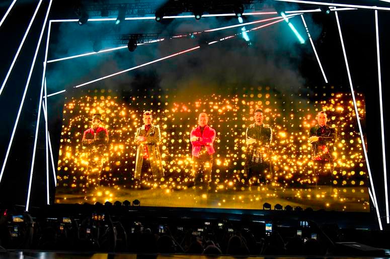 SUNRISE, FL- AUGUST 24: Nick Carter, Kevin Richardson, Brian Littrell, AJ McLean and Howie Dorough perform at the Backstreet Boys DNA World Tour at BB&T Center in Sunrise, Florida on 8/24/2019. (Photo by Ron Elkman/USA TODAY NETWORK/Sipa USA) SUNRISE, FL- AUGUST 24: Nick Carter, Kevin Richardson, Brian Littrell, AJ McLean and Howie Dorough perform at the Backstreet Boys DNA World Tour at BB&T Center in Sunrise, Florida on 8/24/2019. (Photo by Ron Elkman/USA TODAY NETWORK/Sipa USA)