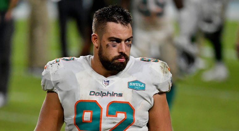 Dolphins DE Zach Sieler